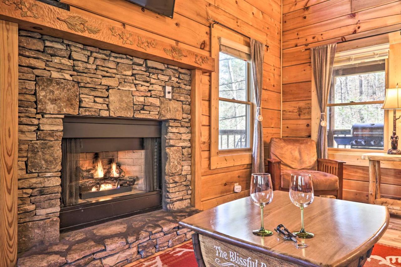 הוילה Cozy Cabin With Hot Tub In The Heart Of פיג'ן פורג' מראה חיצוני תמונה