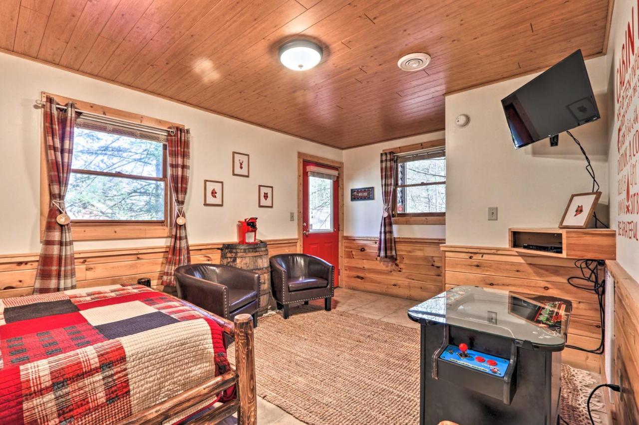 הוילה Cozy Cabin With Hot Tub In The Heart Of פיג'ן פורג' מראה חיצוני תמונה