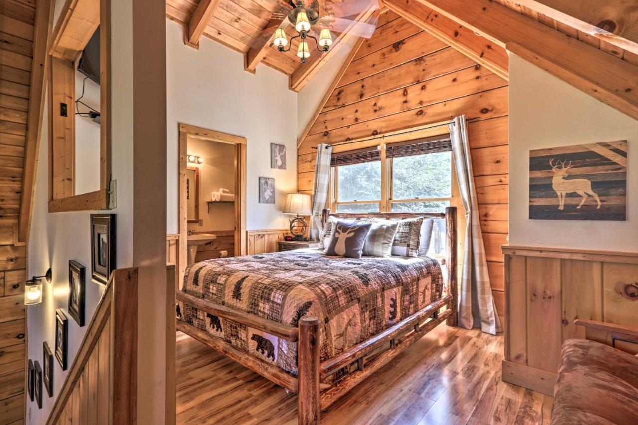הוילה Cozy Cabin With Hot Tub In The Heart Of פיג'ן פורג' מראה חיצוני תמונה