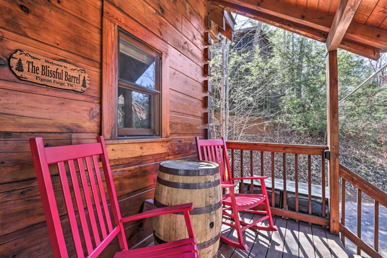 הוילה Cozy Cabin With Hot Tub In The Heart Of פיג'ן פורג' מראה חיצוני תמונה